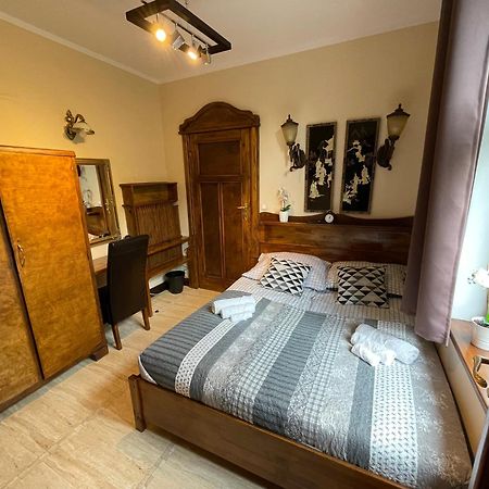 Dworek Oliwski Bed & Breakfast Gdansk Dış mekan fotoğraf