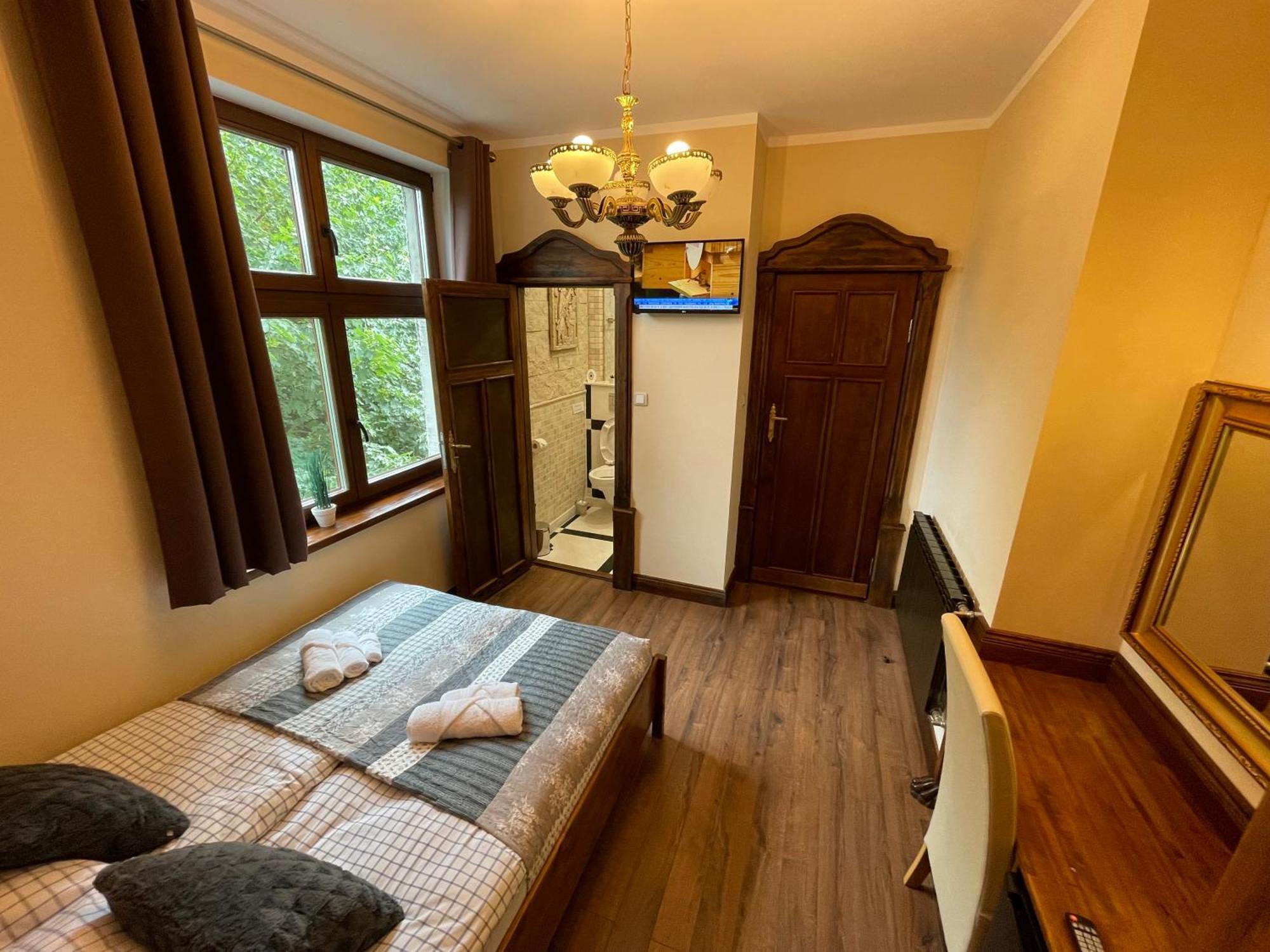 Dworek Oliwski Bed & Breakfast Gdansk Dış mekan fotoğraf