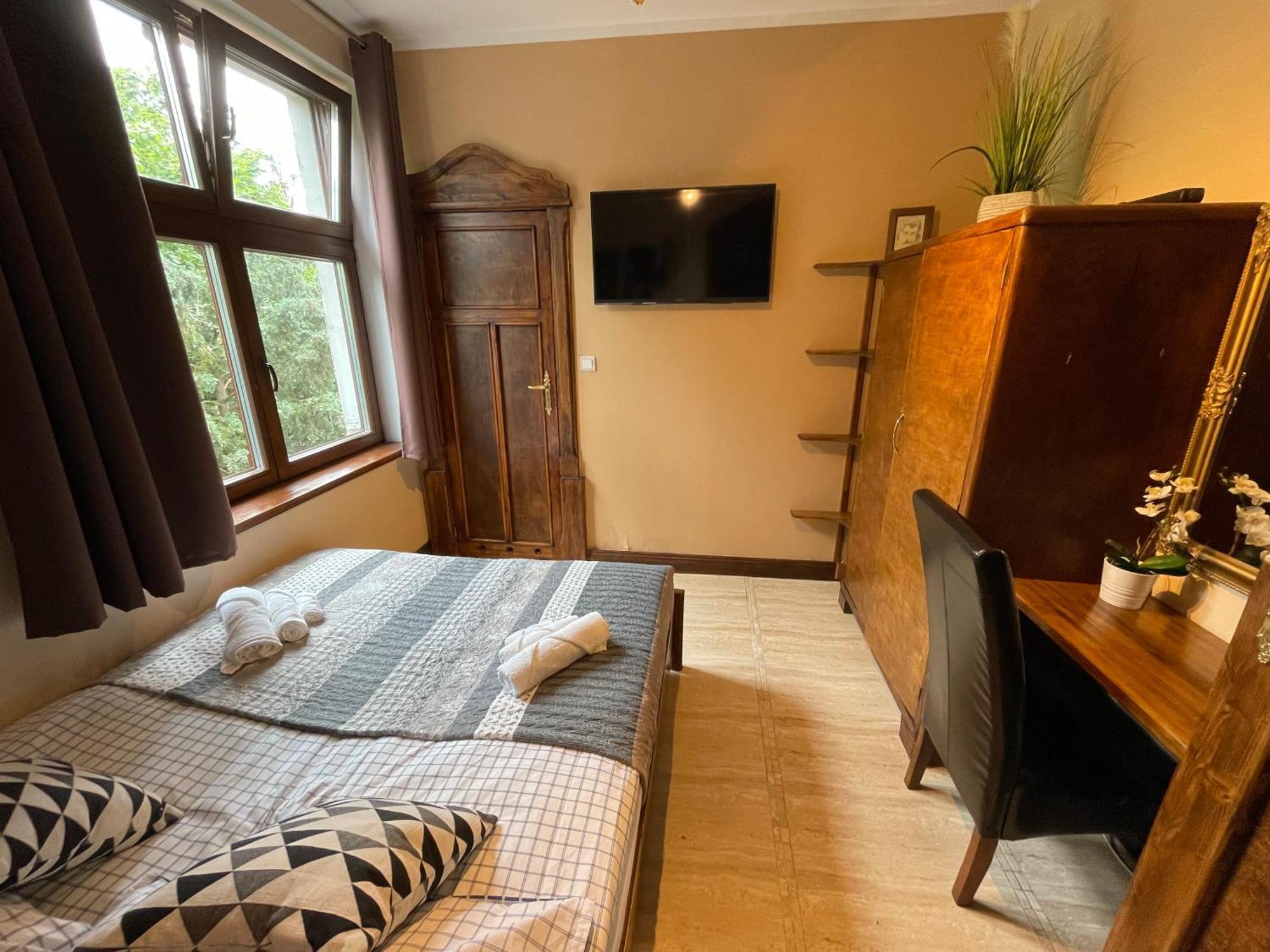 Dworek Oliwski Bed & Breakfast Gdansk Dış mekan fotoğraf